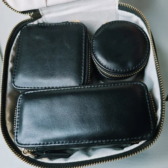 Mele & Co Makeup Travel bag - Picture 3 of 5